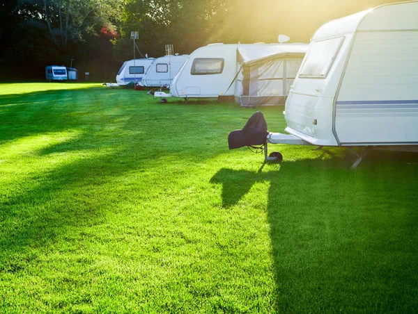 Expérimentez le grand air dans des campings abordables à Annecy