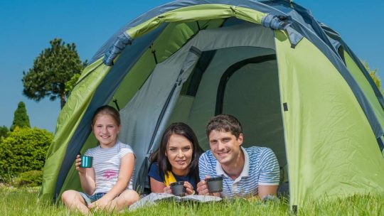 Des vacances parfaites en camping pour les amateurs de plein air qui ont un budget limité