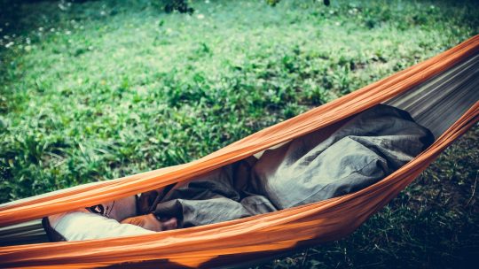 Quels sont les meilleurs bons plans pour trouver un camping pas cher à Annecy ?